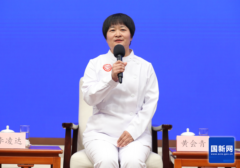 国新办举行“新征程上的奋斗者”民政专场中外记者见面会
