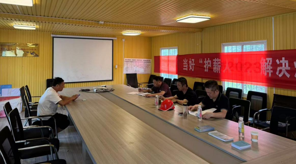 市住建局开展端午节保障农民工工资支付现场接访活动​