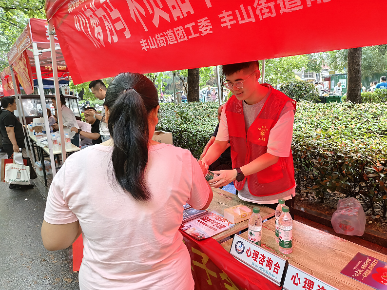 琅琊区多部门联合开展“爱心护考· 助梦启航”志愿服务活动